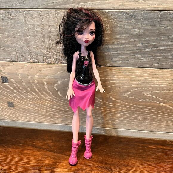Monster‎ High Draculara  Daughter Of Dracula Doll In Original Outfit - Picture 1 of 5